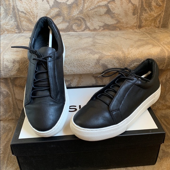 jslides lacee sneaker